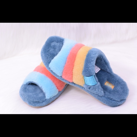 UGG
FLUFF YOU STRIPES - Picture 2 of 8